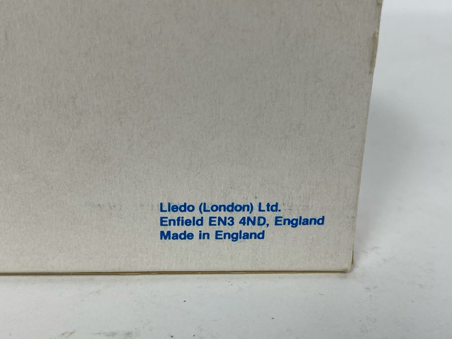 Vintage New Old Stock PAN AM Diecast Bus Set LLedo London England [Photo 7]