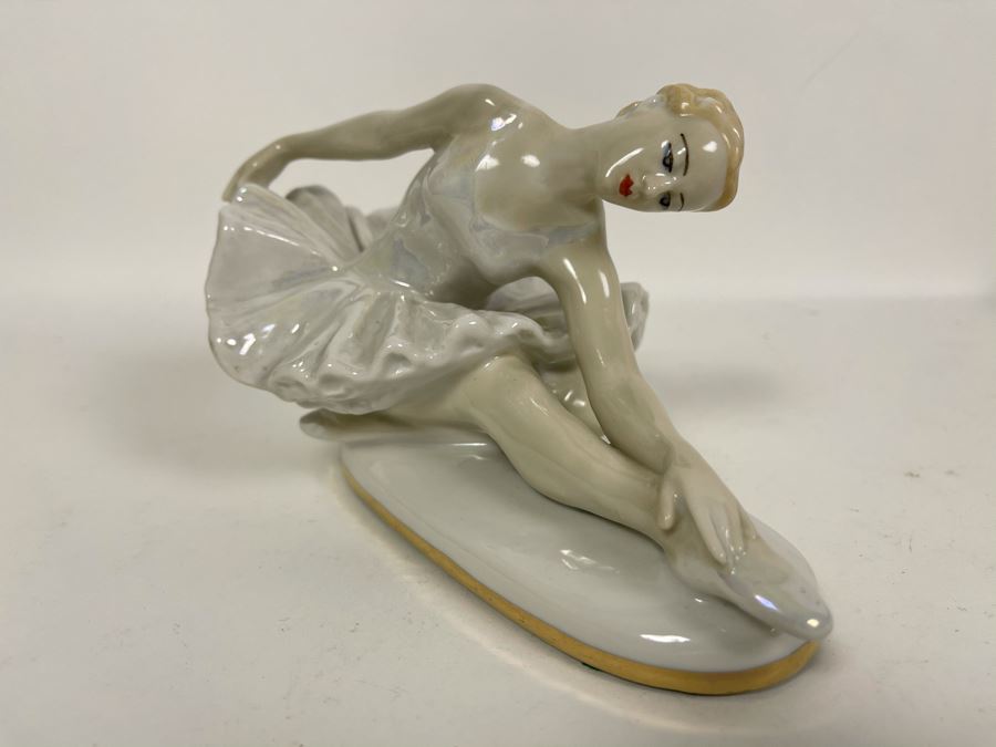 Vintage Russian Ballerina Figurine 7.5W X 4.5D X 3.5H [Photo 4]