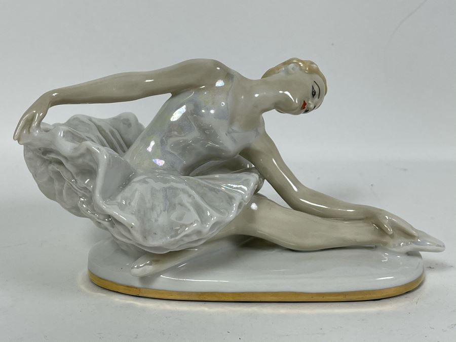 Vintage Russian Ballerina Figurine 7.5W X 4.5D X 3.5H [Photo 2]
