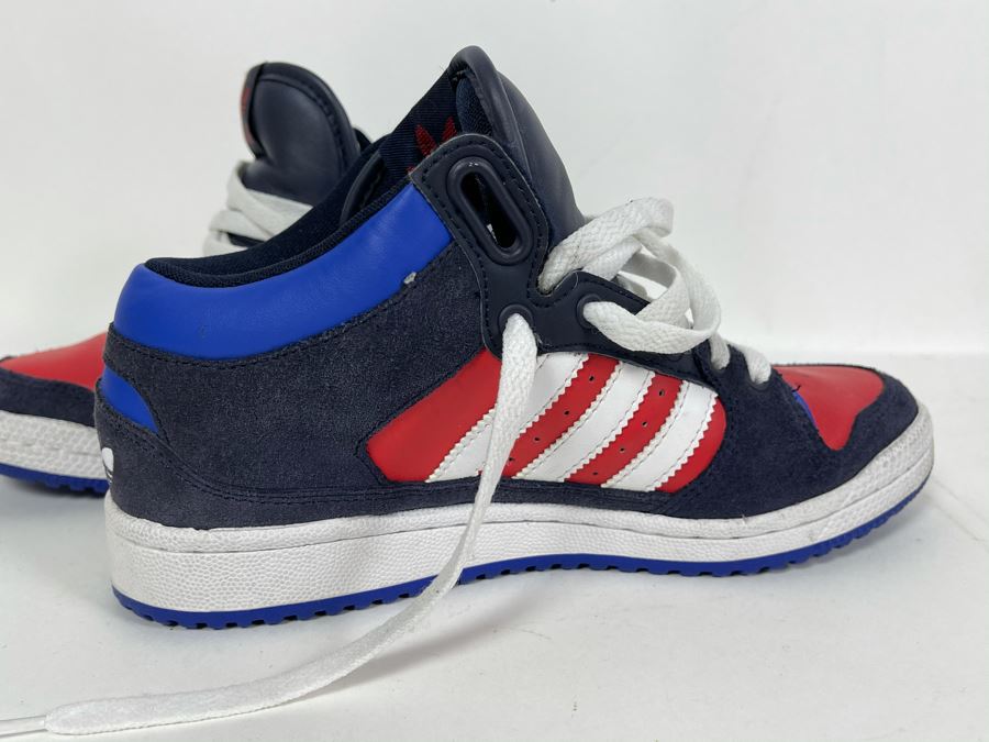 New Ladies Adidas Sneakers Size 7 [Photo 3]