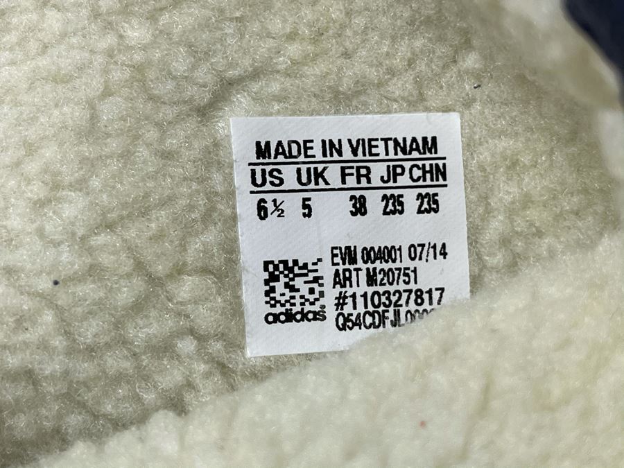 New Ladies Adidas Ugg Style Boots Size 6.5 [Photo 6]