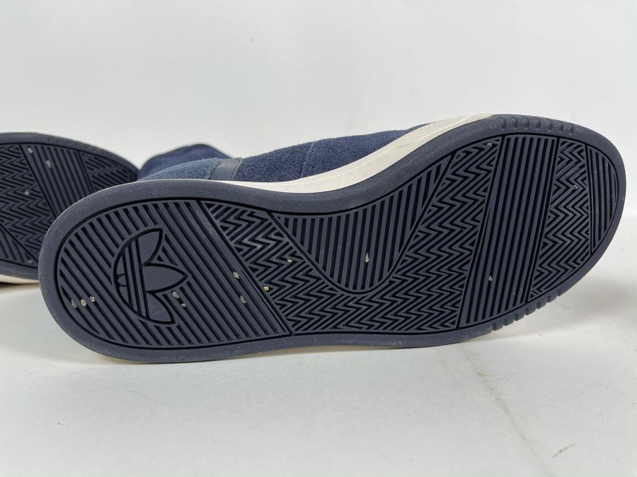 New Ladies Adidas Ugg Style Boots Size 6.5 [Photo 5]