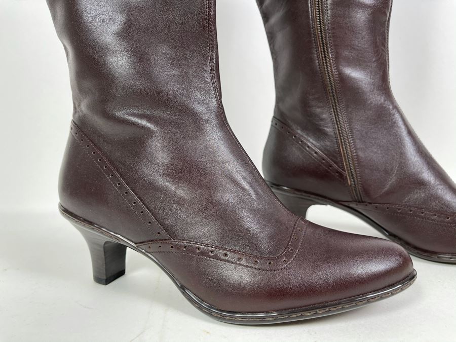 New Ladies Leather Dark Brown Boots Size 6.5W Originally $129 [Photo 3]