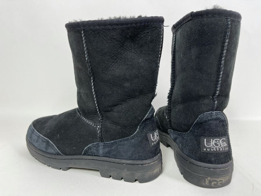 Ladies UGG Boots Size 7? [Photo 1]
