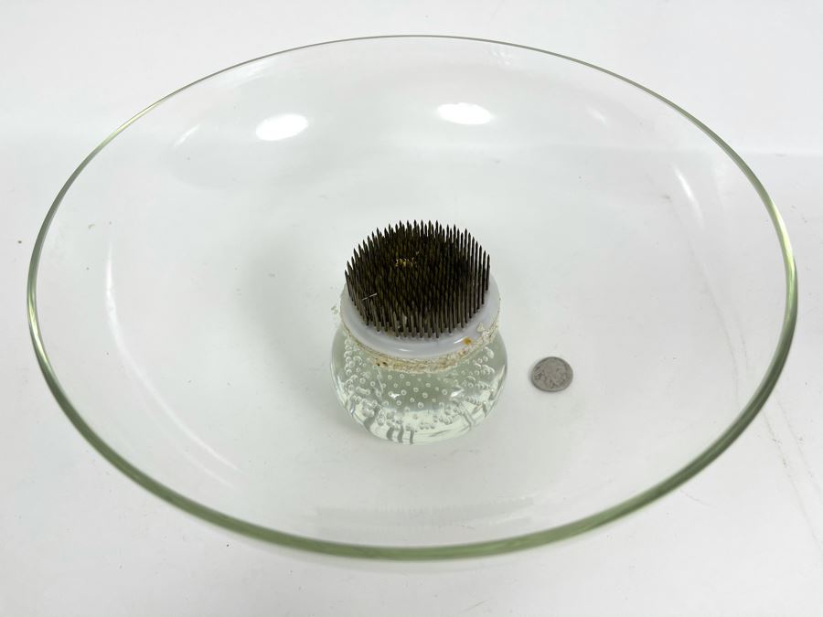 Glass Footed Floral Vase With Frog 10W X 4.5H [Photo 3]