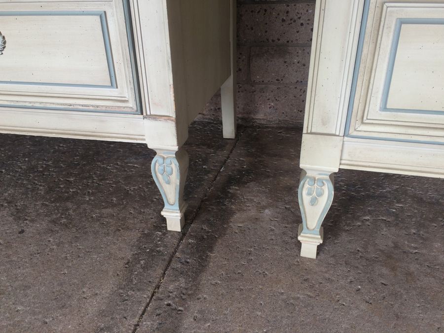 5 Piece Dixie Bedroom Set - (2) Dressers, Mirror, Headboard and Nightstand [Photo 16]