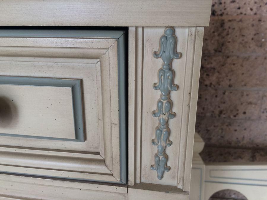 5 Piece Dixie Bedroom Set - (2) Dressers, Mirror, Headboard and Nightstand [Photo 14]