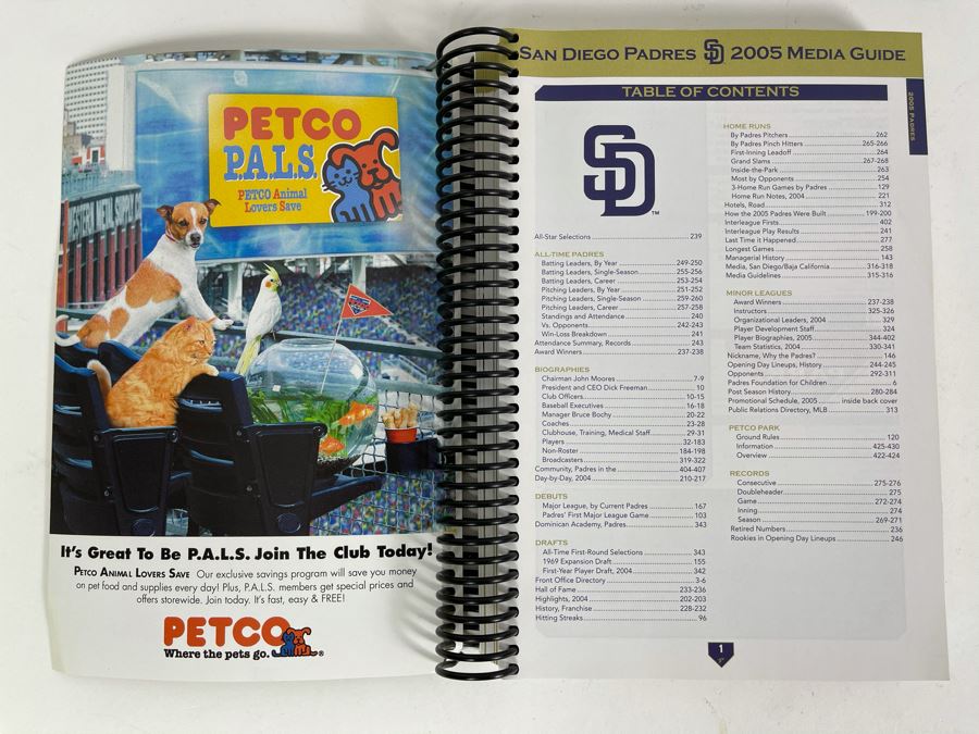 San Diego Padres 2005 Media Guide [Photo 2]
