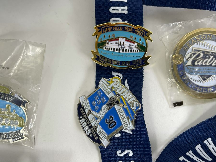Collection Of San Diego Padres Pins [Photo 15]