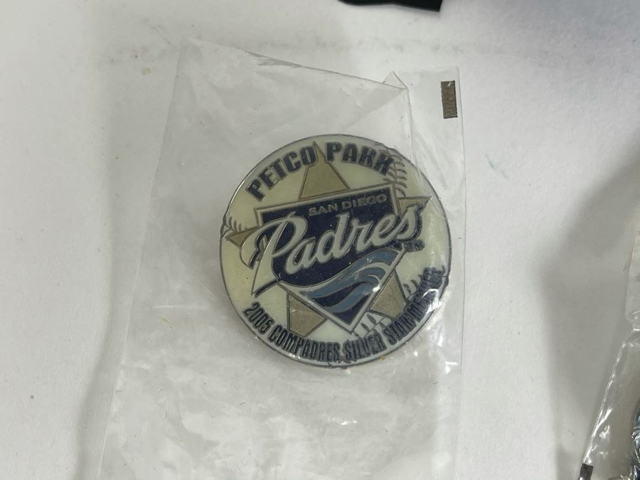 Collection Of San Diego Padres Pins [Photo 19]