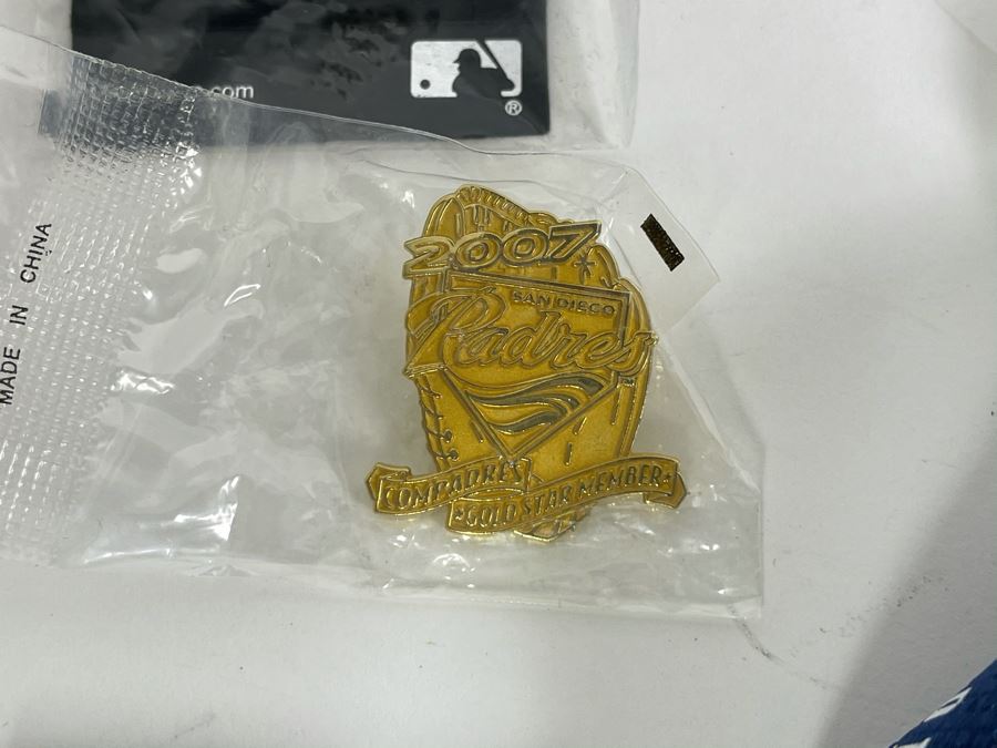 Collection Of San Diego Padres Pins [Photo 21]