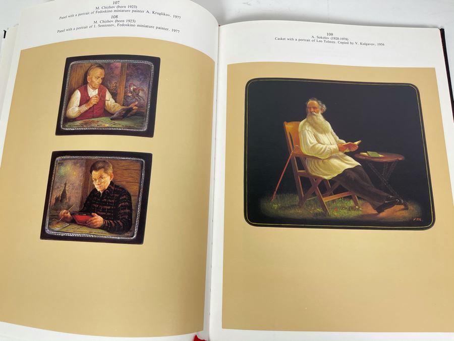 Vintage 1990 Russian Moscow Book Fedoskino Showcasing Russian Lacquer Box Artwork Palekh [Photo 9]