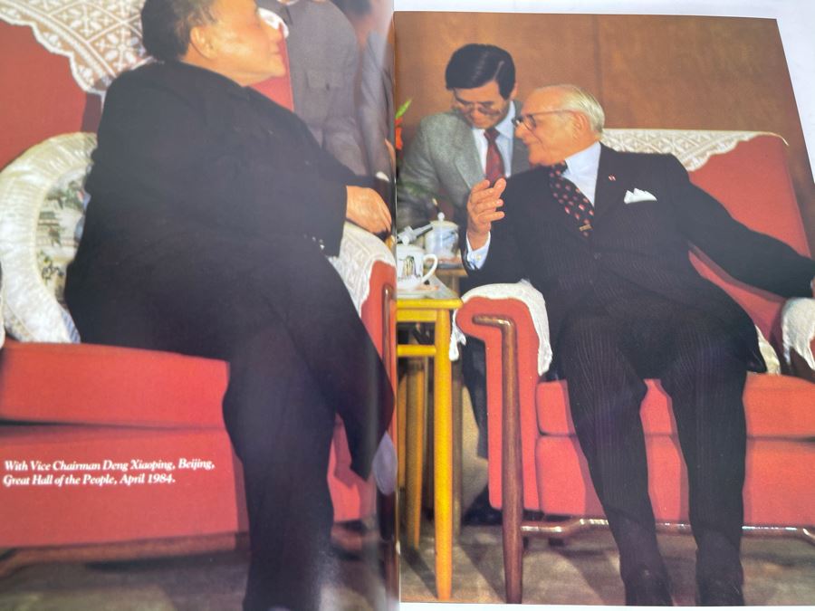 JUST ADDED - Coffee Table Book: The World Of Armand Hammer By John Bryson [Photo 5]