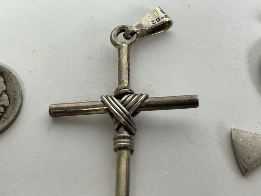 Pair Of Sterling Silver Cross Pendants 22.3g [Photo 5]