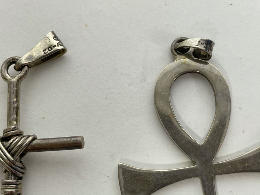 Pair Of Sterling Silver Cross Pendants 22.3g [Photo 4]