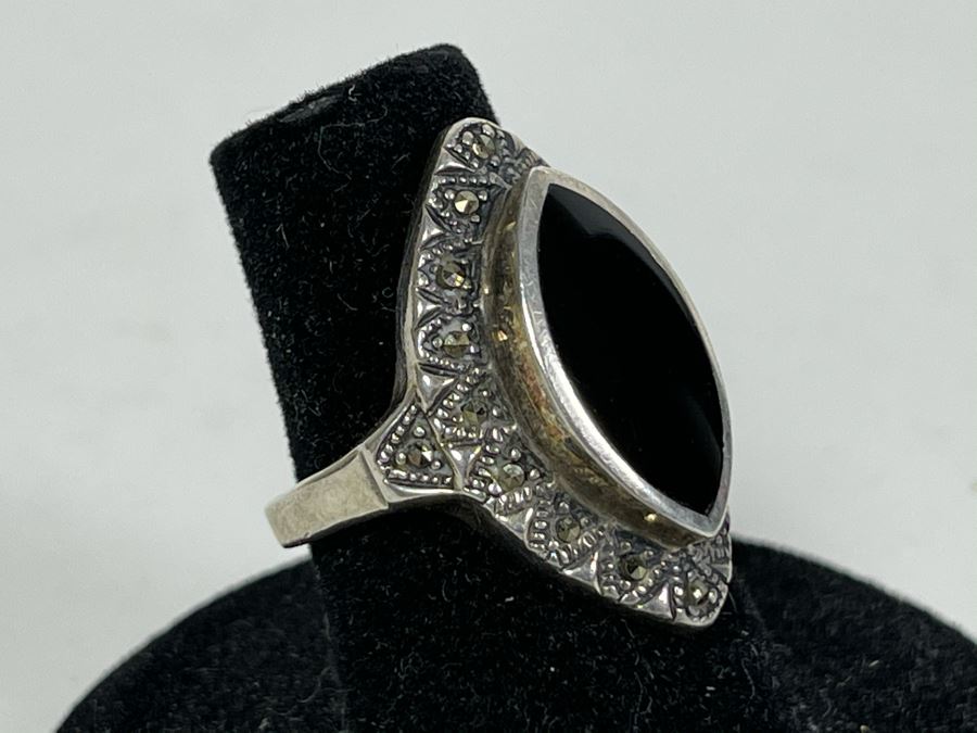 Vintage Sterling Silver, Onyx And Marcasite Ring 5.8g [Photo 4]