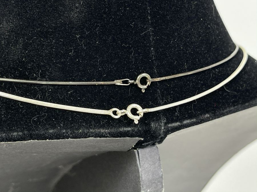 Pair Of Sterling Silver Chain Necklaces 15' And 16' Total Weight 6.7g [Photo 4]
