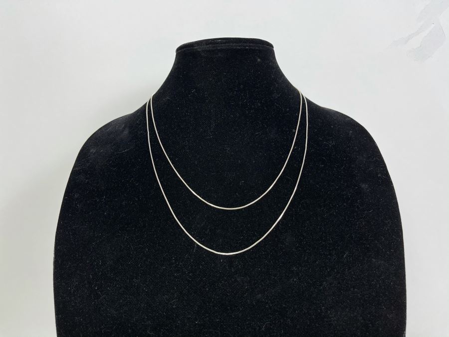 Pair Of Sterling Silver Chain Necklaces 19' And 22' Total Weight 4.4g [Photo 3]