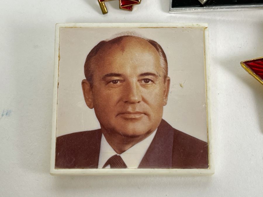 Collection Of Vintage Soviet Union USSR Pins And Military Medals [Photo 8]