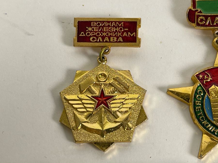 Collection Of Vintage Soviet Union USSR Pins And Military Medals [Photo 10]