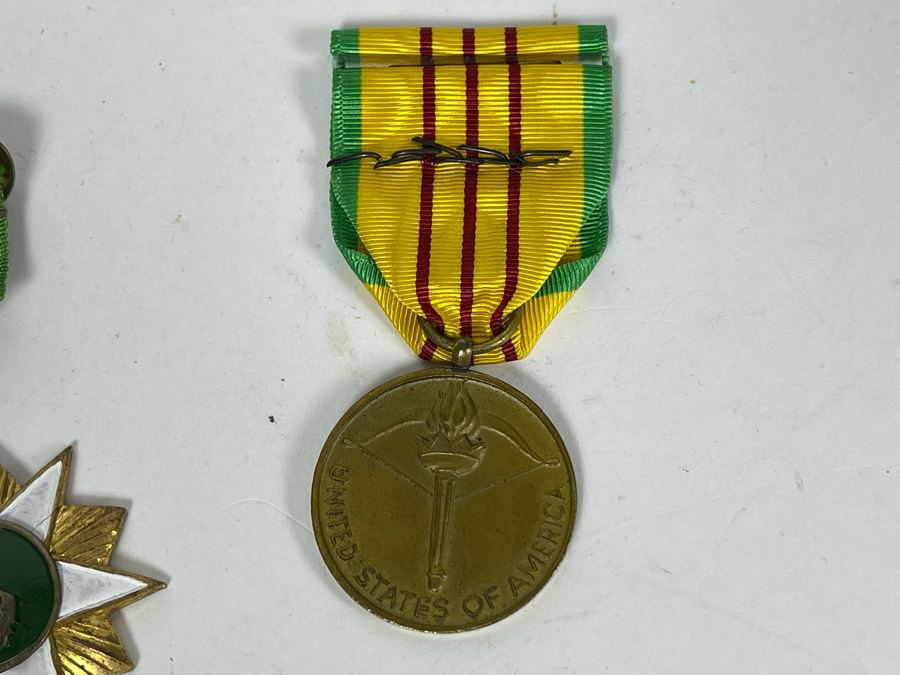 Mid-Century United States Military Vietnam Era Medals [Photo 11]