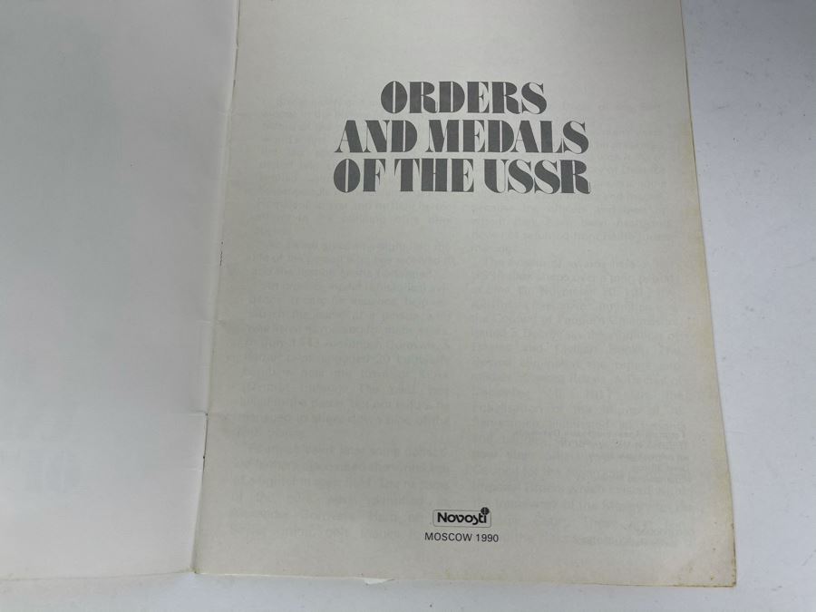 Book Of Orders And Medals Of The USSR [Photo 2]