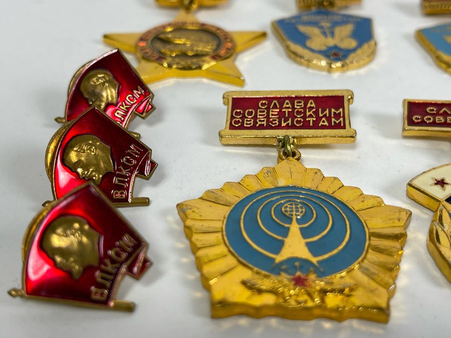Collection Of Vintage Soviet Union USSR Pins And Military Medals [Photo 6]