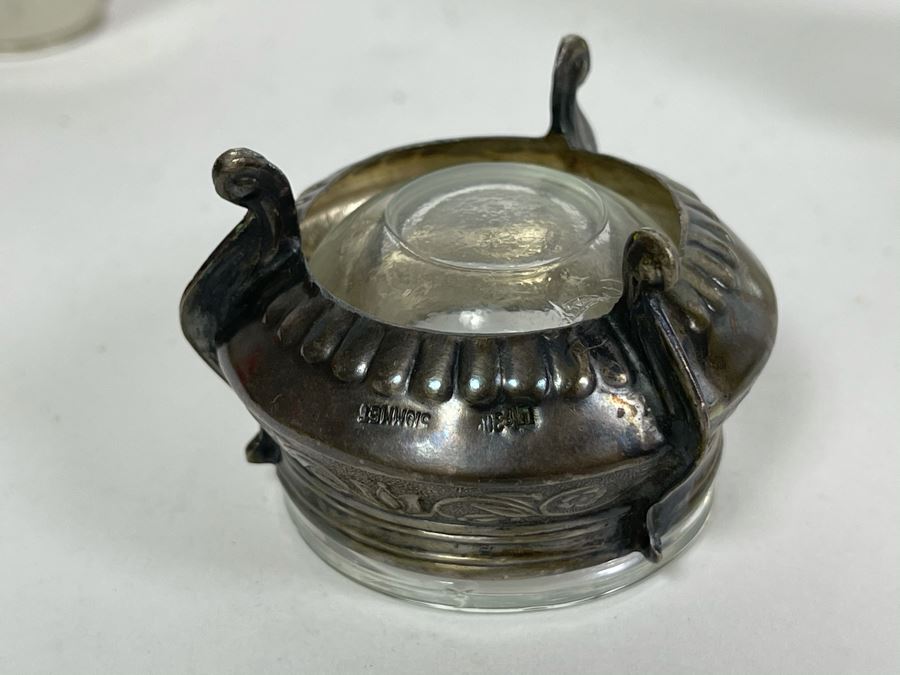 Weighted Sterling Silver Salt And Pepper Shakers And Footed Sterling Silver Salt Cellars [Photo 6]