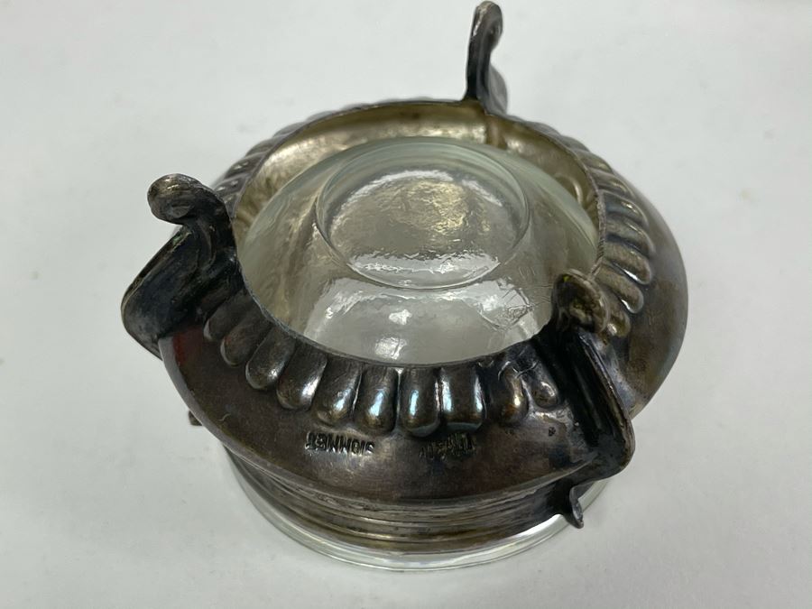 Weighted Sterling Silver Salt And Pepper Shakers And Footed Sterling Silver Salt Cellars [Photo 5]