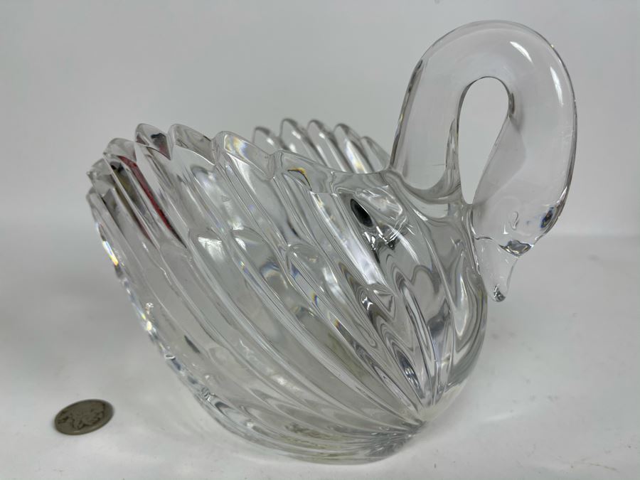 Gloria Vanderbilt Crystal Swan Vase 7W X 5.5H [Photo 6]