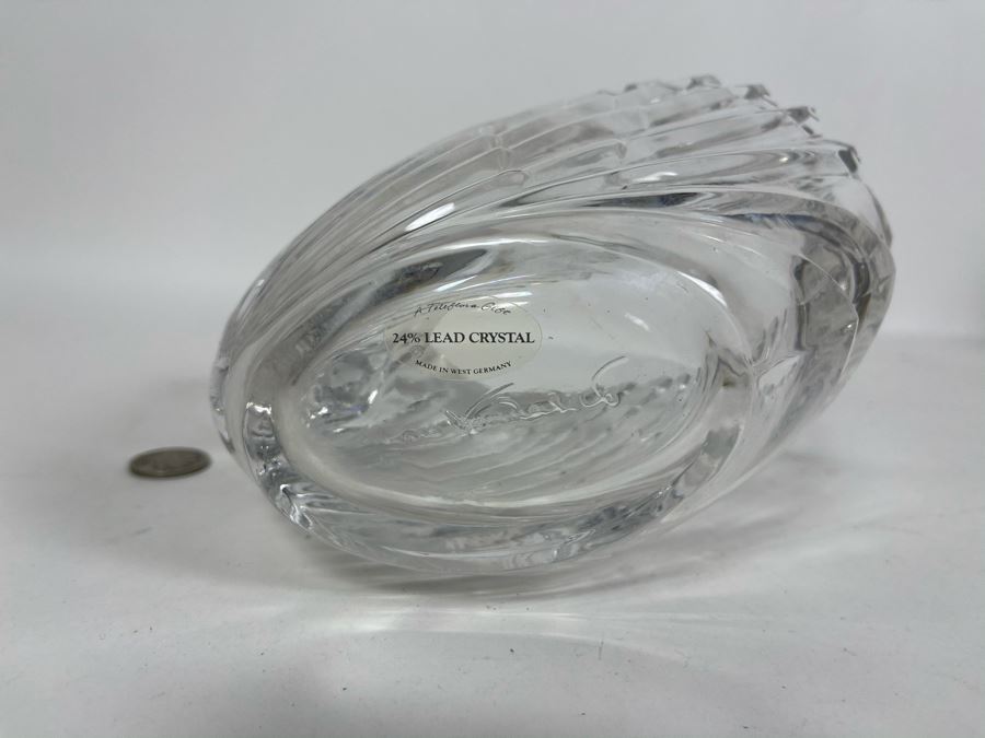 Gloria Vanderbilt Crystal Swan Vase 7W X 5.5H [Photo 9]