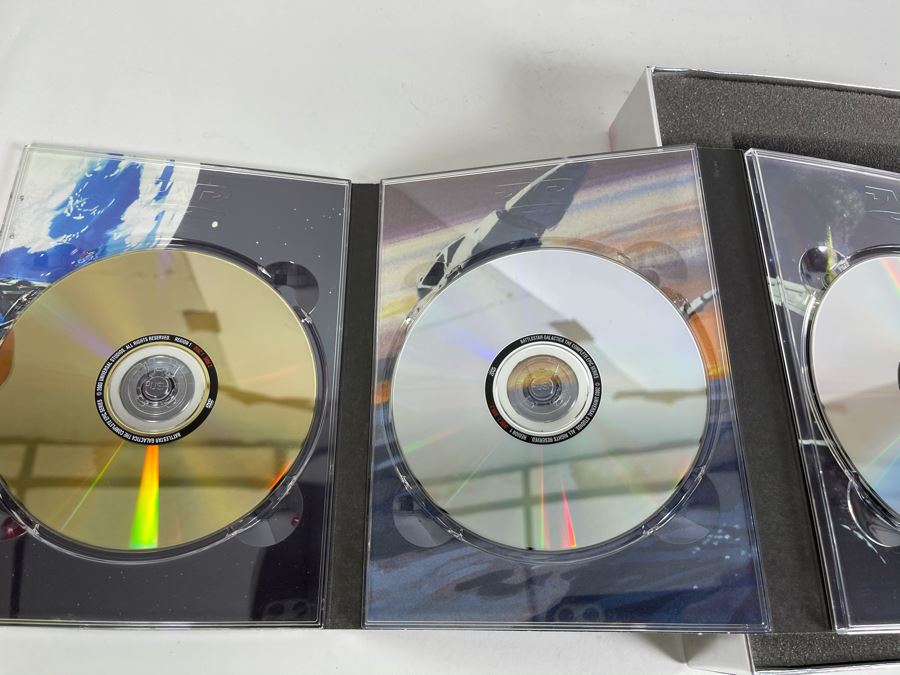Battlestar Galactica The Complete Epic Series DVDs With Collector's Book [Photo 11]