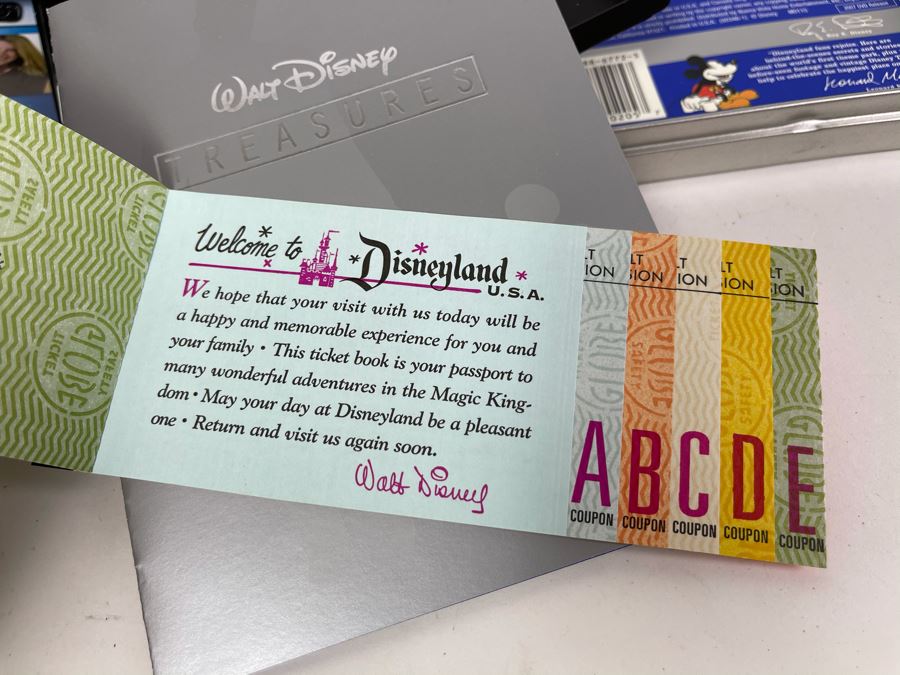 Limited Edition Walt Disney Treasures Disneyland Secrets, Stories & Magic Collector's DVDs Box [Photo 9]