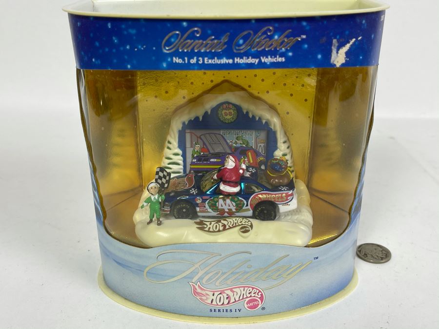 Holiday Hot Wheels Mattel Series IV No. 1 Of 3 Santa's Stocker 1998 [Photo 3]