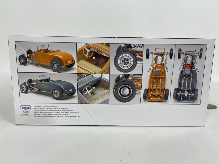 Revell Special Edition 1929 Ford Model A Roadster 2 'N 1 Car Model Kit 2015 [Photo 3]