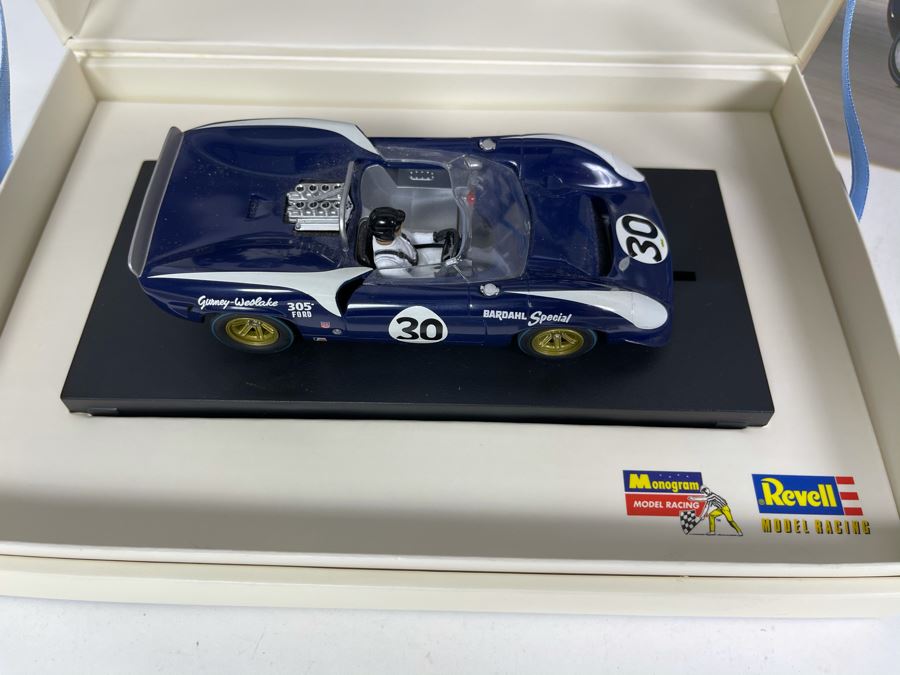 Revell Lola T-70 MK II #30 Dan Gurney Limited Edition Slot Car 2007 [Photo 5]