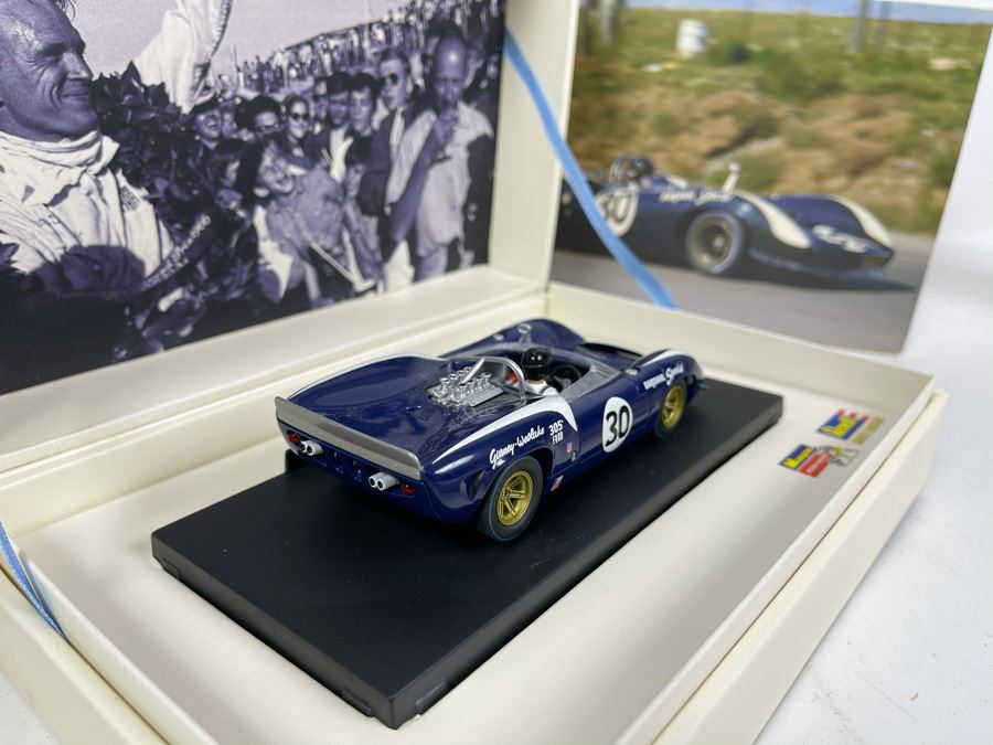 Revell Lola T-70 MK II #30 Dan Gurney Limited Edition Slot Car 2007 [Photo 13]