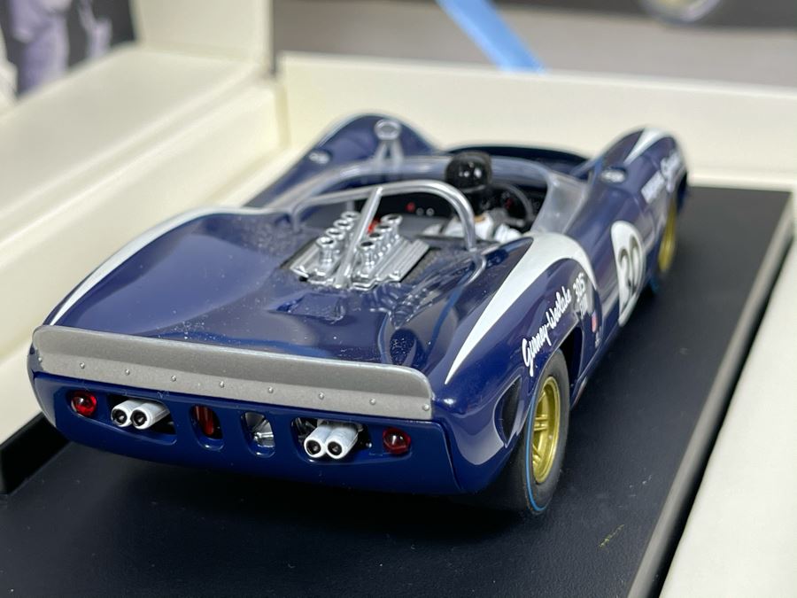 Revell Lola T-70 MK II #30 Dan Gurney Limited Edition Slot Car 2007 [Photo 12]