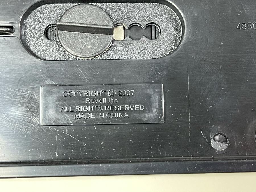 Revell Lola T-70 MK II #30 Dan Gurney Limited Edition Slot Car 2007 [Photo 11]