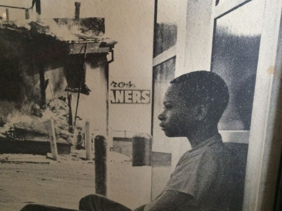 Jack Jones Watts Riot Prints 1966 Pulitzer Prize Newspaper Coverage [Photo 3]
