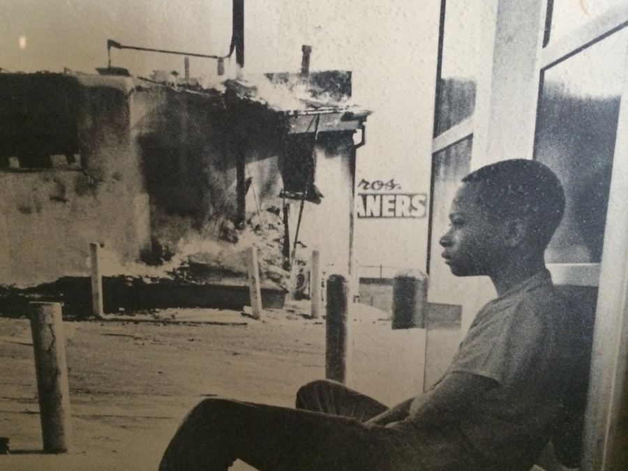 Jack Jones Watts Riot Prints 1966 Pulitzer Prize Newspaper Coverage [Photo 4]