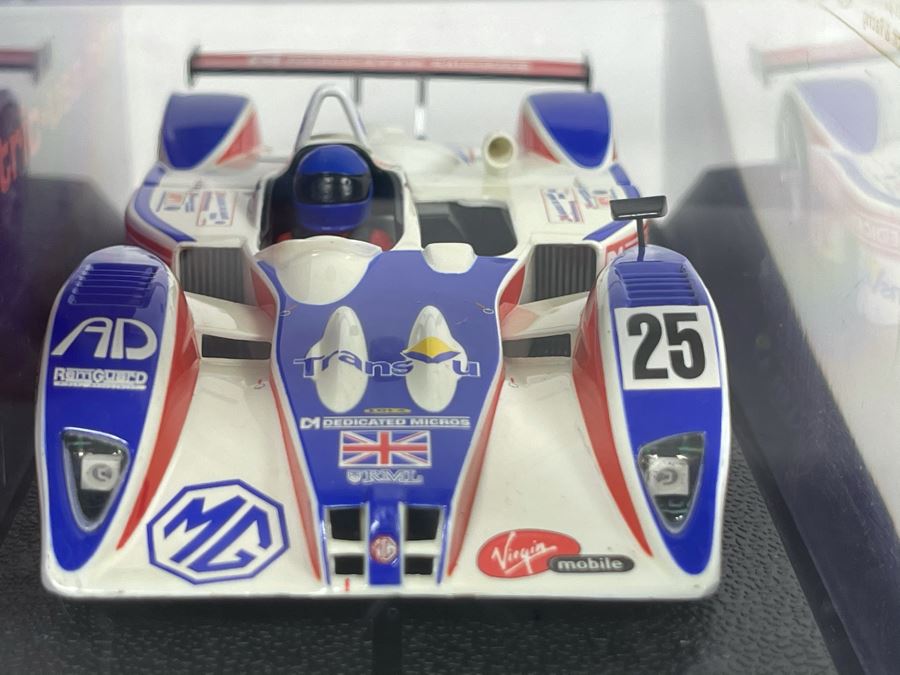 Scalextric MG Lola Le Mans 2004 No. 25 Slot Car [Photo 6]
