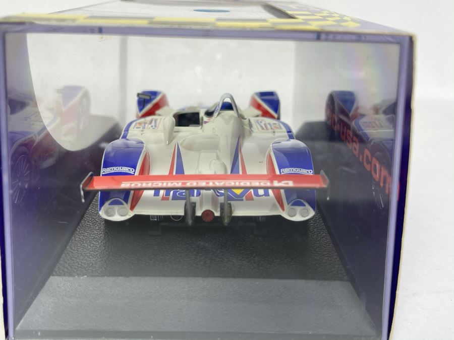 Scalextric MG Lola Le Mans 2004 No. 25 Slot Car [Photo 8]