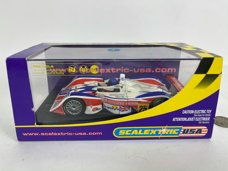 Scalextric MG Lola Le Mans 2004 No. 25 Slot Car [Photo 1]