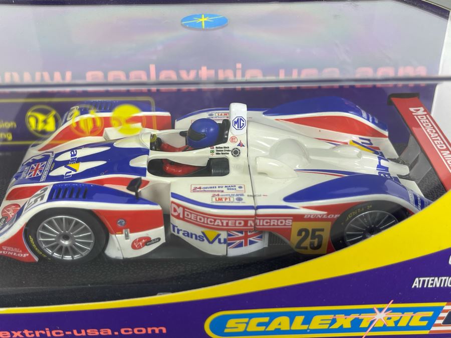 Scalextric MG Lola Le Mans 2004 No. 25 Slot Car [Photo 4]