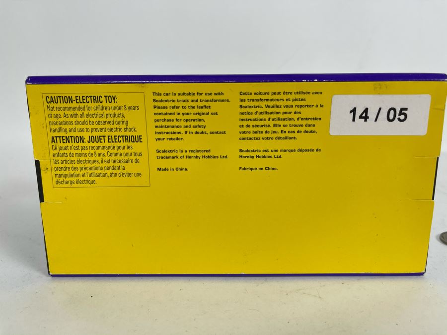 Scalextric MG Lola Le Mans 2004 No. 25 Slot Car [Photo 10]