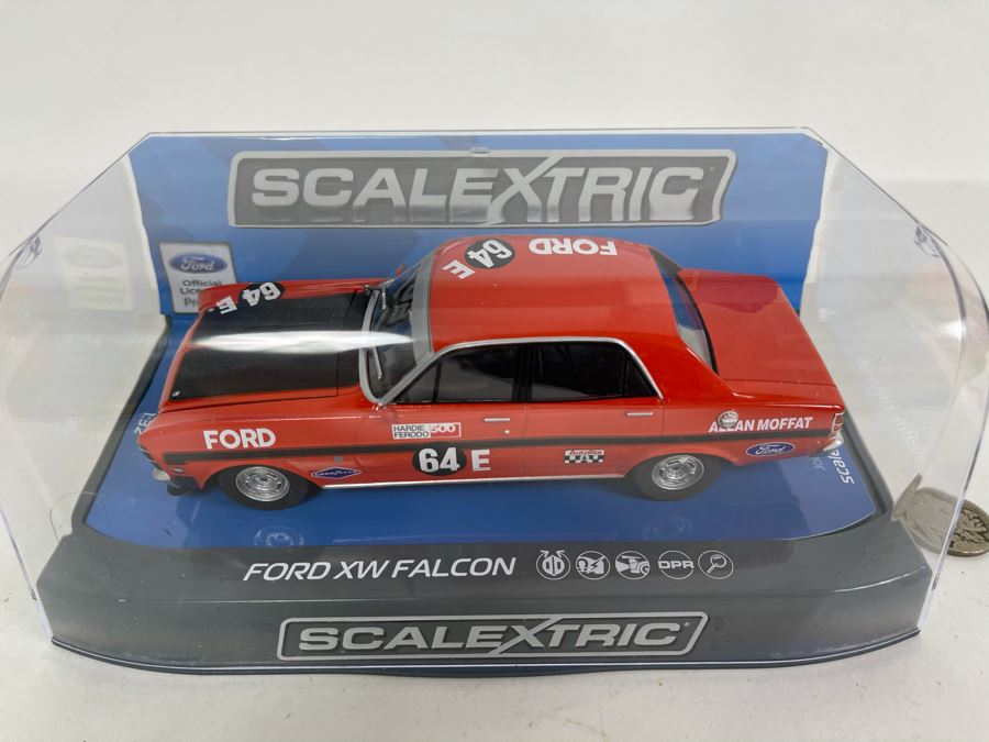Scalextric Ford XW Falcon Allan Moffat No. 64 Slot Car [Photo 3]