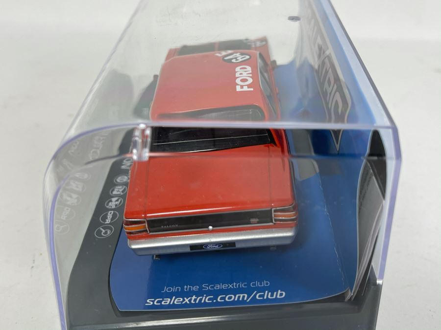 Scalextric Ford XW Falcon Allan Moffat No. 64 Slot Car [Photo 8]