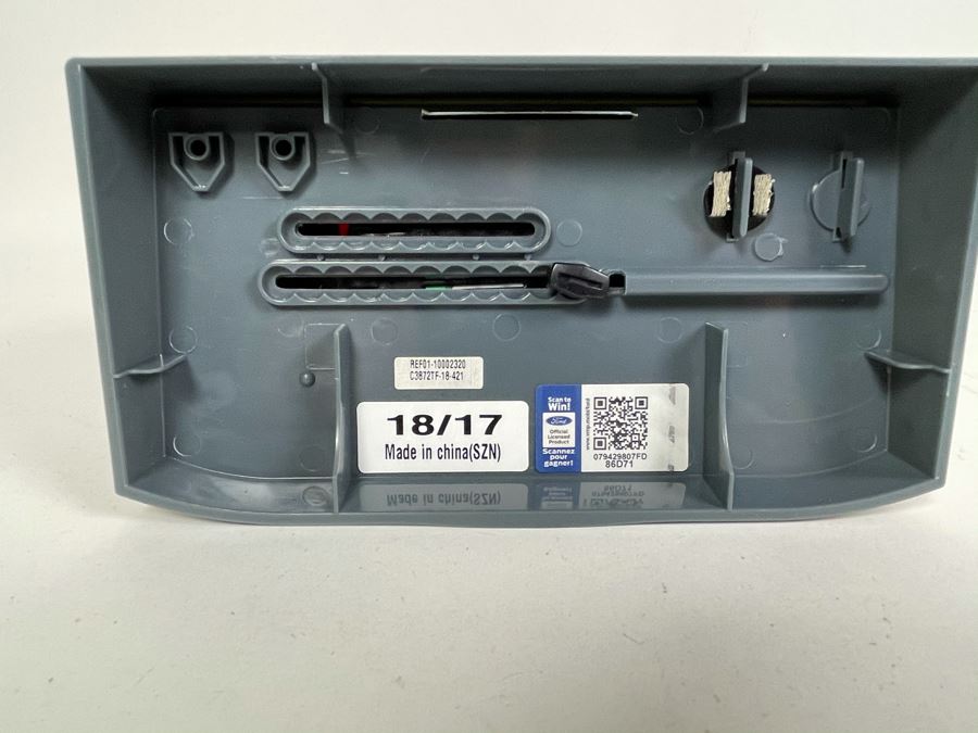 Scalextric Ford XW Falcon Allan Moffat No. 64 Slot Car [Photo 9]