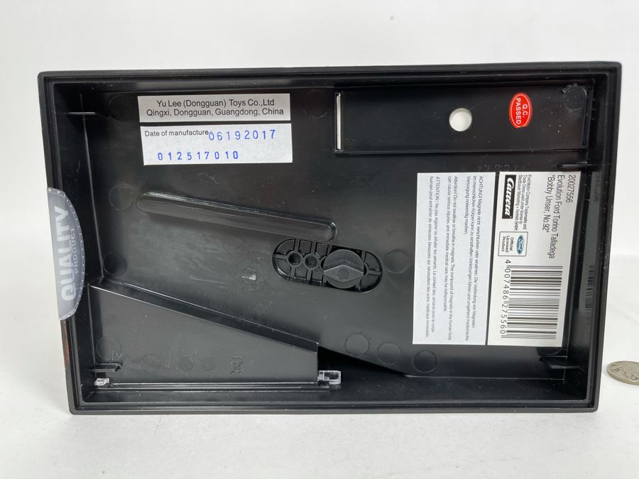 Carrera Ford Torino Talladega Bobby Unser No. 92 Slot Car [Photo 13]